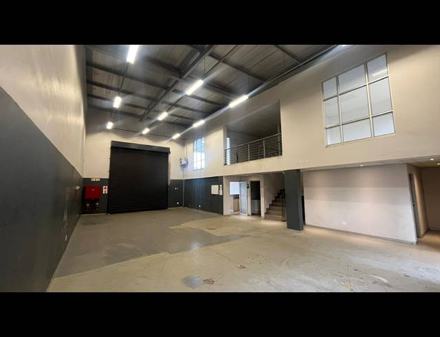 452M² WAREHOUSE TO LET IN SILVERTON